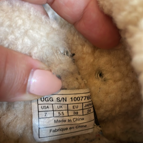 UGG Australia Women’s Acadia Winter Boots Size 7 - Picture 7 of 10